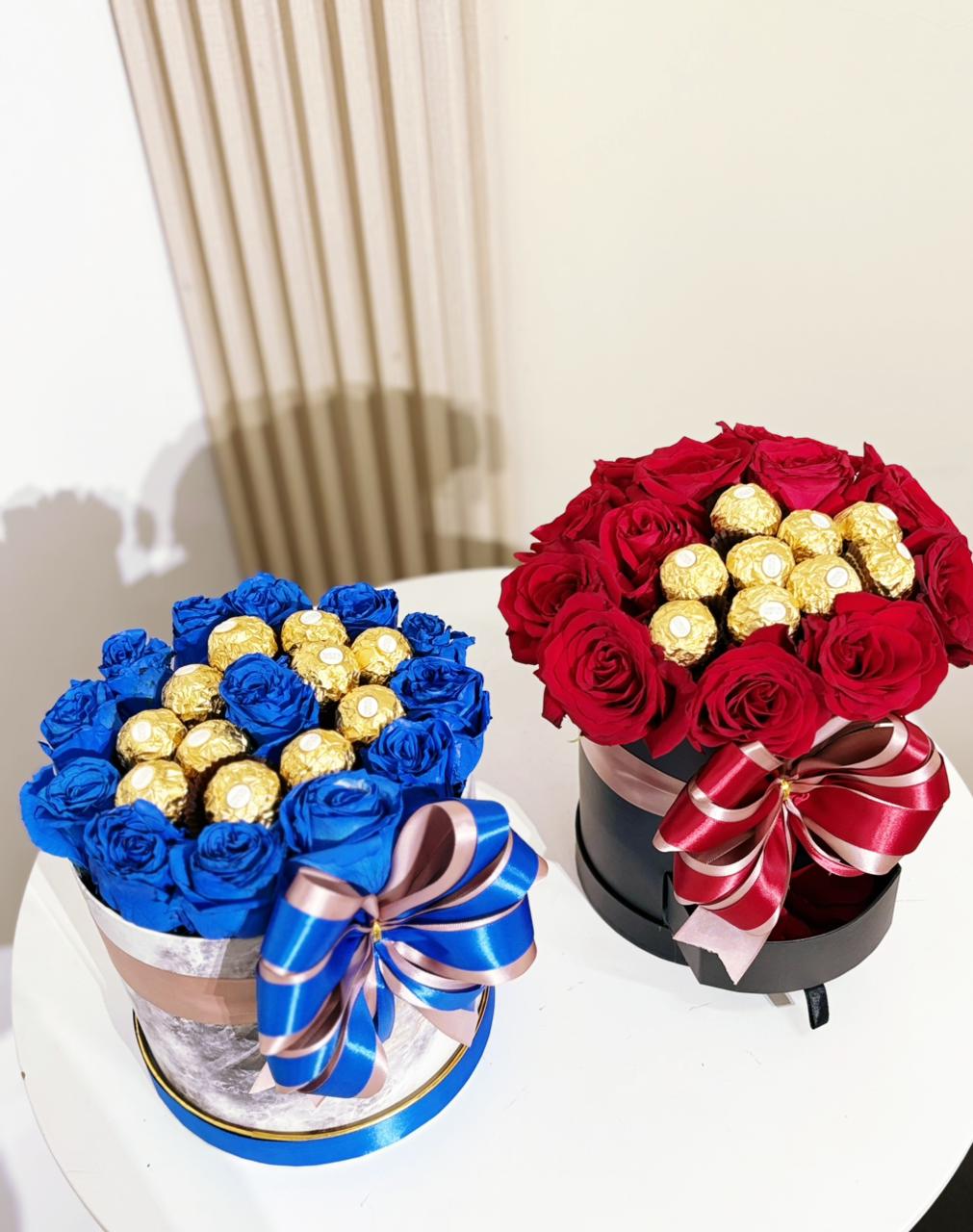 Susurro Romántico 12 rosas y 12 Bombones